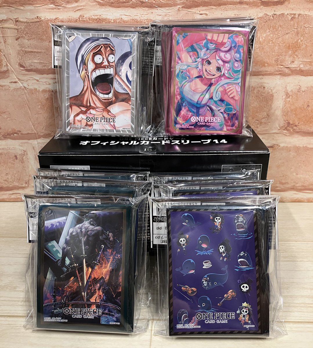 新商品】 ONE PIECE CARD GAME オフィシャルカードスリーブ 14 エネル