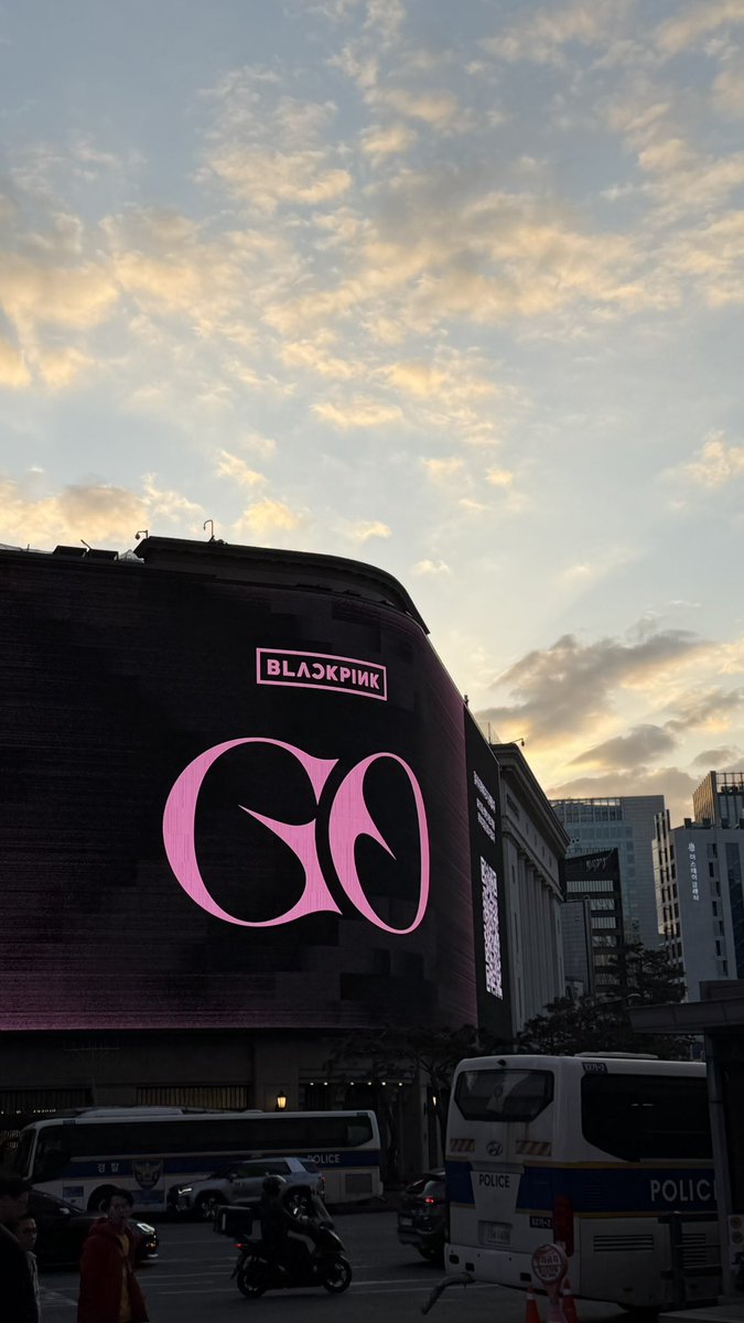nameblink1's tweet photo. 블핑 컴백🔥 
@BLACKPINK https://t.co/CihqxJETEr