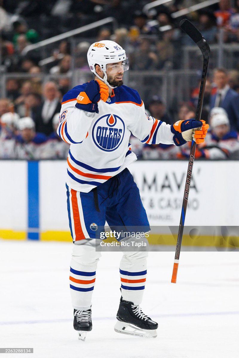 Jake Walman scores his sixth goal of the season to put the #Oilers ahead 7-1 in the third period! #LetsGoOilers
