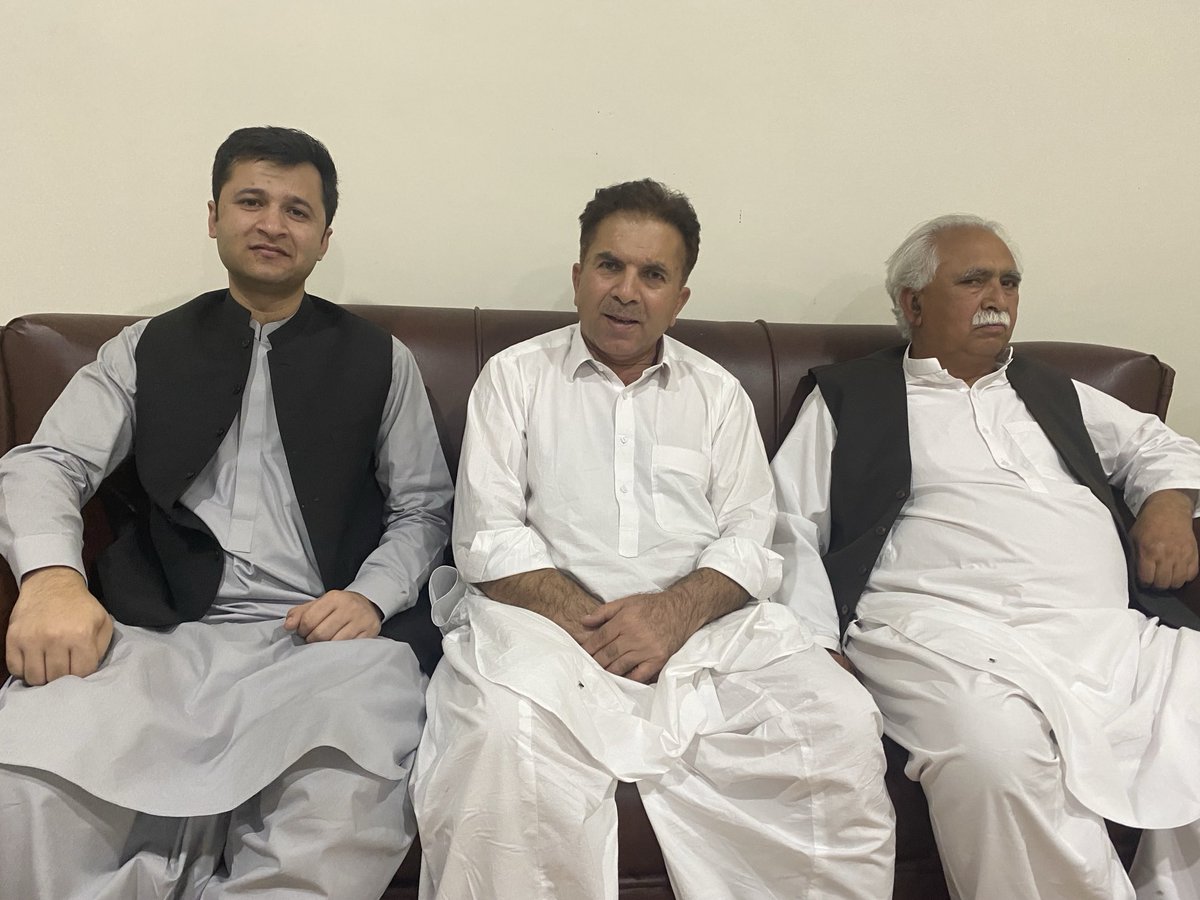 UmarAliusafzai's tweet photo. چیرمېن محترم خوشحال خان ته مبارک https://t.co/qXpz8K3CUk