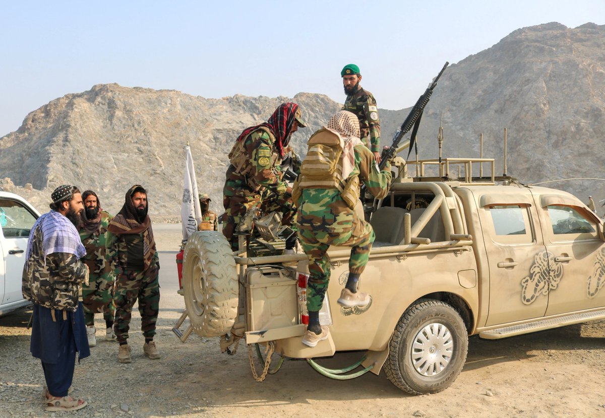 🇵🇰 #Pakistan bombardea objetivos en ciudades afganas y un ministro lo califica como “guerra abierta”.

➡️ focy.short.gy/8cdo9L