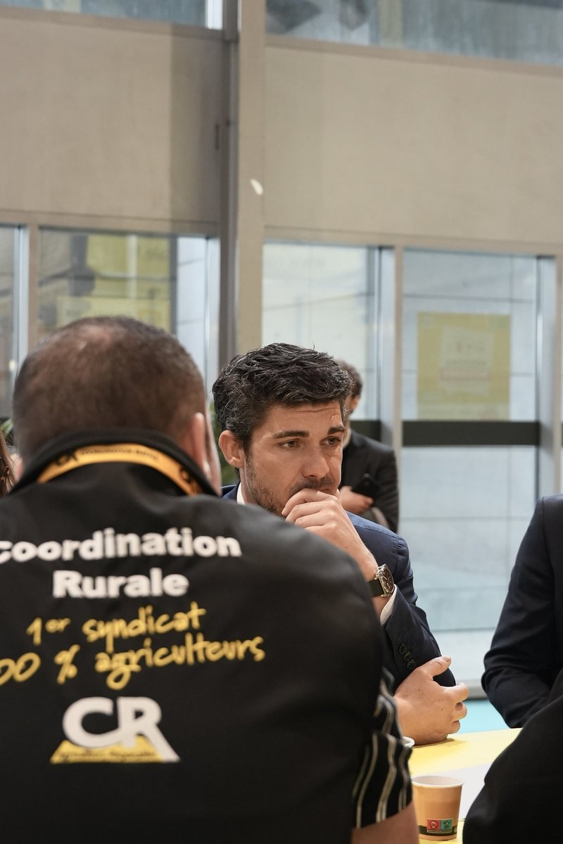 AurelienPradie's tweet photo. Échanges avec les syndicats agricoles à l’occasion du Salon de l’Agriculture. 

Soutien indéfectible à nos agriculteurs. 

#SIA2026 https://t.co/hXcdsqGAxN
