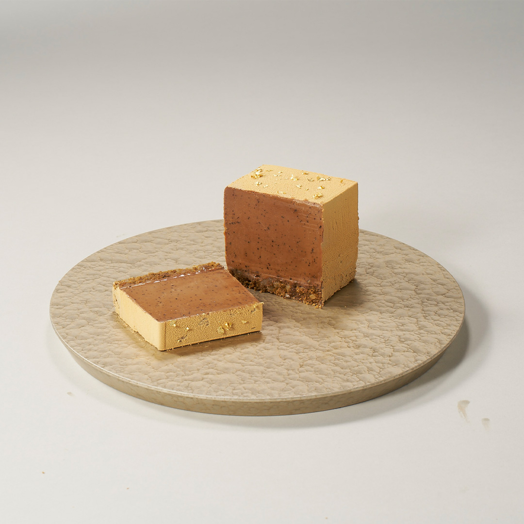 branchechocolat's tweet photo. 薬師神シェフが50案以上のレシピを検討し、何度も試作を重ねて完成させたこだわりのショコラをご用意しております🥄
素材選びから製法まで妥協せず、一つひとつ丁寧に仕上げています。
想いが伝わる、特別なギフト🤍
3/14(土)の配送は【3/11(水)a.m. 11:30】ご注文分まで🚚
🍫https://t.co/CaqB8kXW3J https://t.co/OY7rylGeKb