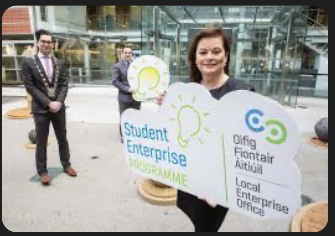 PetSipper's tweet photo. ITs been a bust week, but we managed to submit our student enterprise report, now to work on our stand. @StudentEntProg @LEOLimerick https://t.co/dPAqDopLNZ