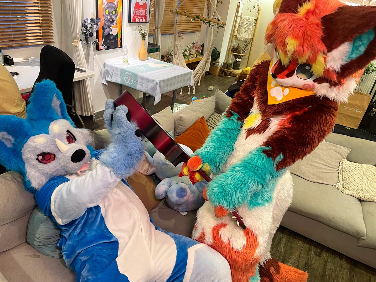 Don’t fight the MUSIC🎵!!!!
吟遊詩人要單殺魔王了😵
（請無視我的肚肚謝謝😇

feat：<a href="/Mikann1330_dayo/">蜜柑みかん🍊</a> 的毛替（<a href="/Justice_fur/">正義セイギ➡️Hifurry</a> ）
#FursuitFriday
📸：<a href="/takuma__0104/">撻熊</a>