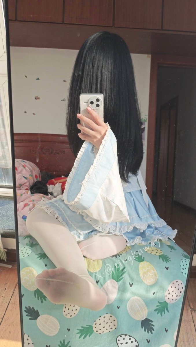 tingkawayi's tweet photo. 再说白幼瘦好的我要给你一脚了，白幼瘦身材有很大缺点就是容易被限流，而且没办法像大姐姐身材一样可以发色色获得巨大流量，只能擦擦边，还要时刻担心被封号，我看谁还说白幼瘦是吃了红利的明明吃了一嘴黑利😭😭😭 https://t.co/DJoNCuC3t0