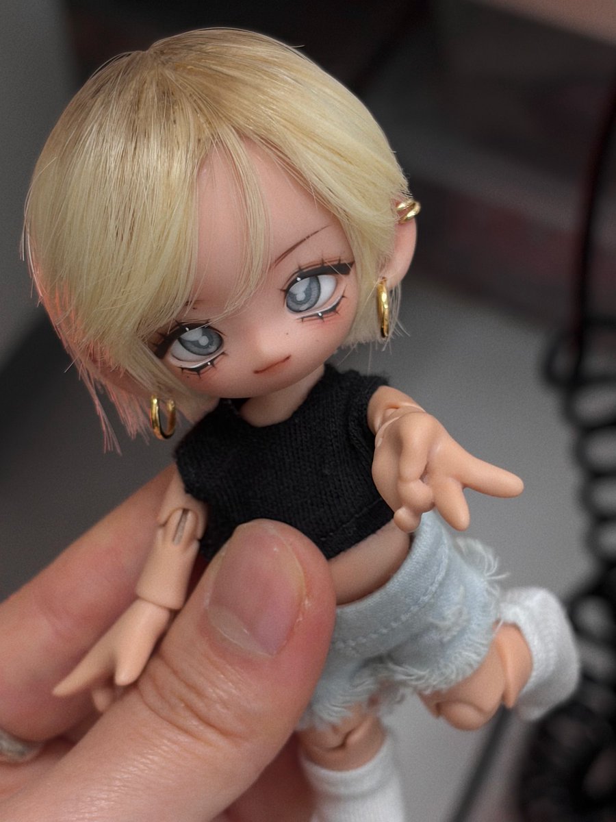 혹시 이친긔도 갸루에 끼워주시술 인나요 (제발)