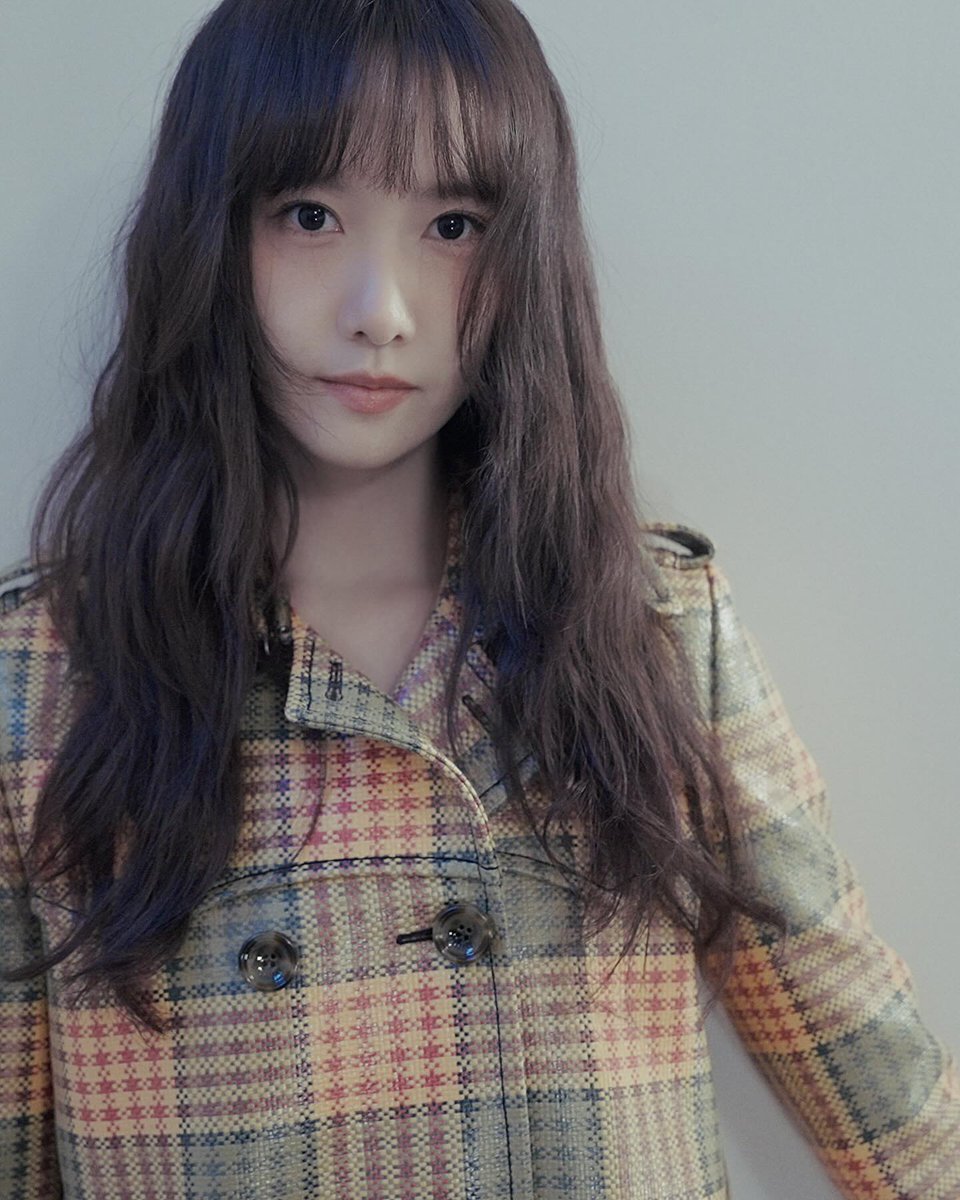 franky___a's tweet photo. 260227 YoonA - Burberry Winter 2026 at London Fashion Week (260223)
Cr. dazedkorea
https://t.co/aVH3gsczGS
#YoonA #윤아 #임윤아 #LimYoonA 
#YoonAxBurberryWinter2026 #YoonAxLFW2026 https://t.co/TJTfBRuNqR