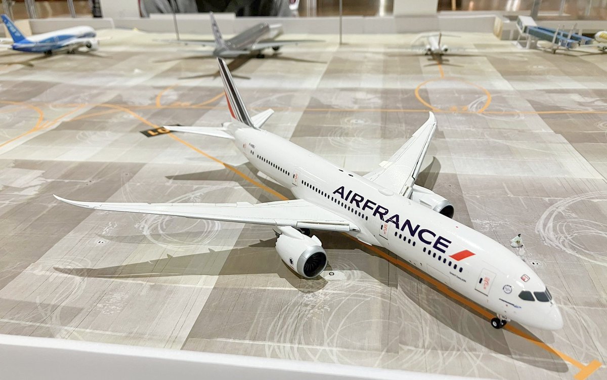 旅客機プラモフェス tweet media