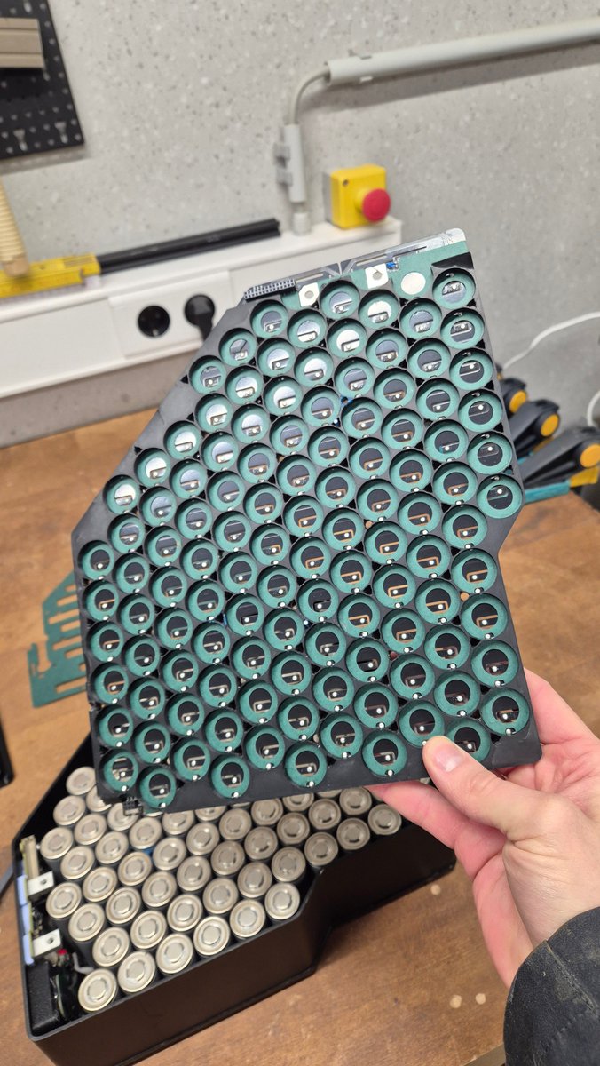 GreatScott! tweet media