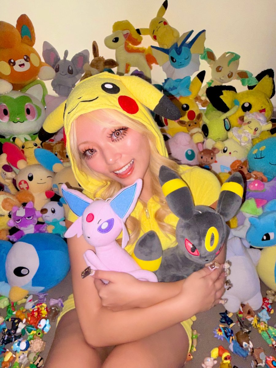higuys_iamkyoka's tweet photo. 寝ても覚めてもポケモンのことばかり、
6歳の時に出会ってから、ポケモンは私の全てなんです。

冒険、出会い、勝負強さ、ポケモンが繋いでくれた絆…全部が宝物💎
ポケモン、お誕生日おめでとう！
#ポケモン30周年  #ポケモンデー https://t.co/EsncsaLS9B