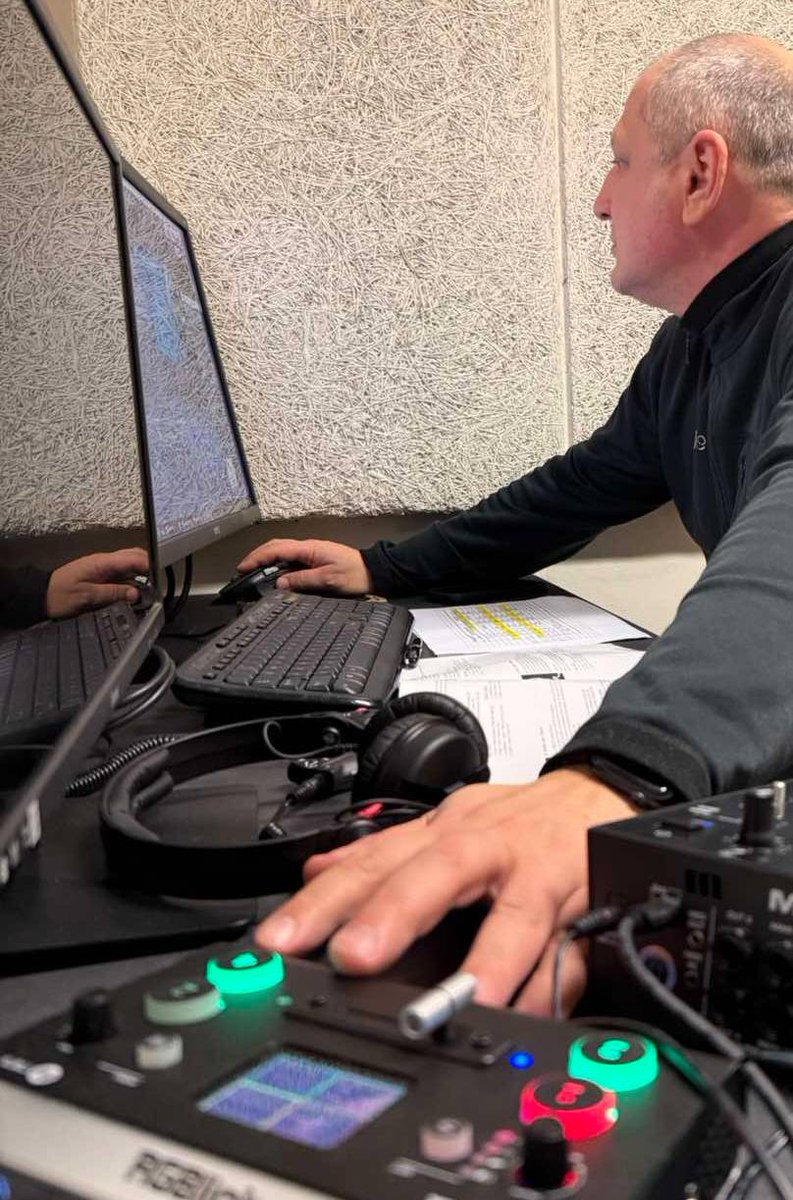 MIRhosting's tweet photo. As a sponsor, MIRhosting is proud to support the International Piano Competition and help make the livestream happen, so audiences in the hall and online can follow the performances smoothly.
And yes 😎 our Remote Hands team can handle this as well.

https://t.co/ngdxfCjpOC https://t.co/OS9U8YIs0C