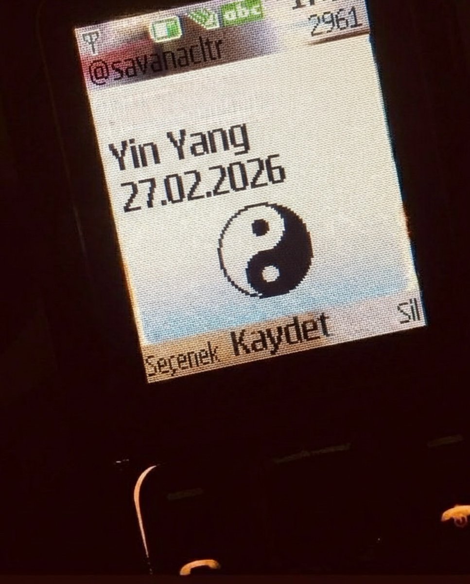 Rüyamda buluştum gece seninle, öptüm bi daha öpemeyecekmiş gibi