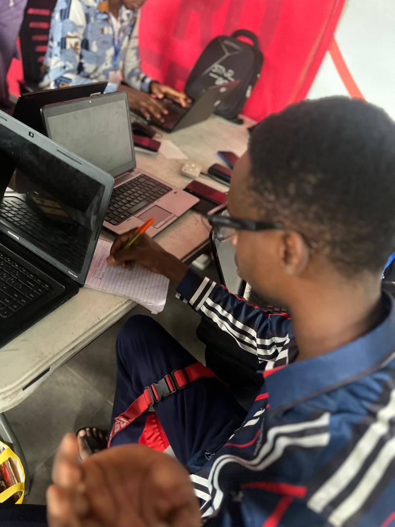 Good morning ☀️
Wake up with purpose.
Pray like it all depends on God.
Move like it all depends on you.
This is not the season to doubt yourself. It’s the season to discipline yourself.
Some people are waiting to see if you’ll quit.
Don’t give them that satisfaction.
Stay