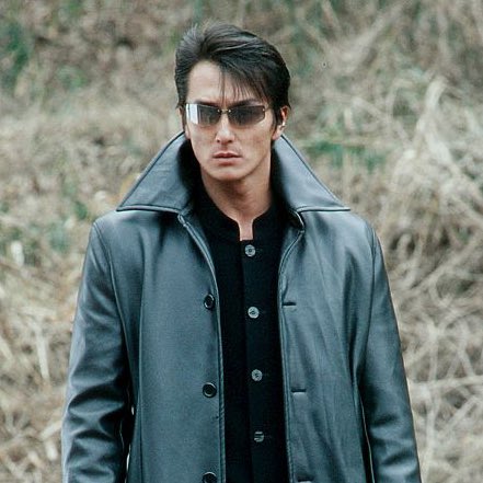 仮面ライダー剣は見たことないけど、ライダーファンが怪人の時より人間の時の方が強そうって言ってたの見かけて笑った