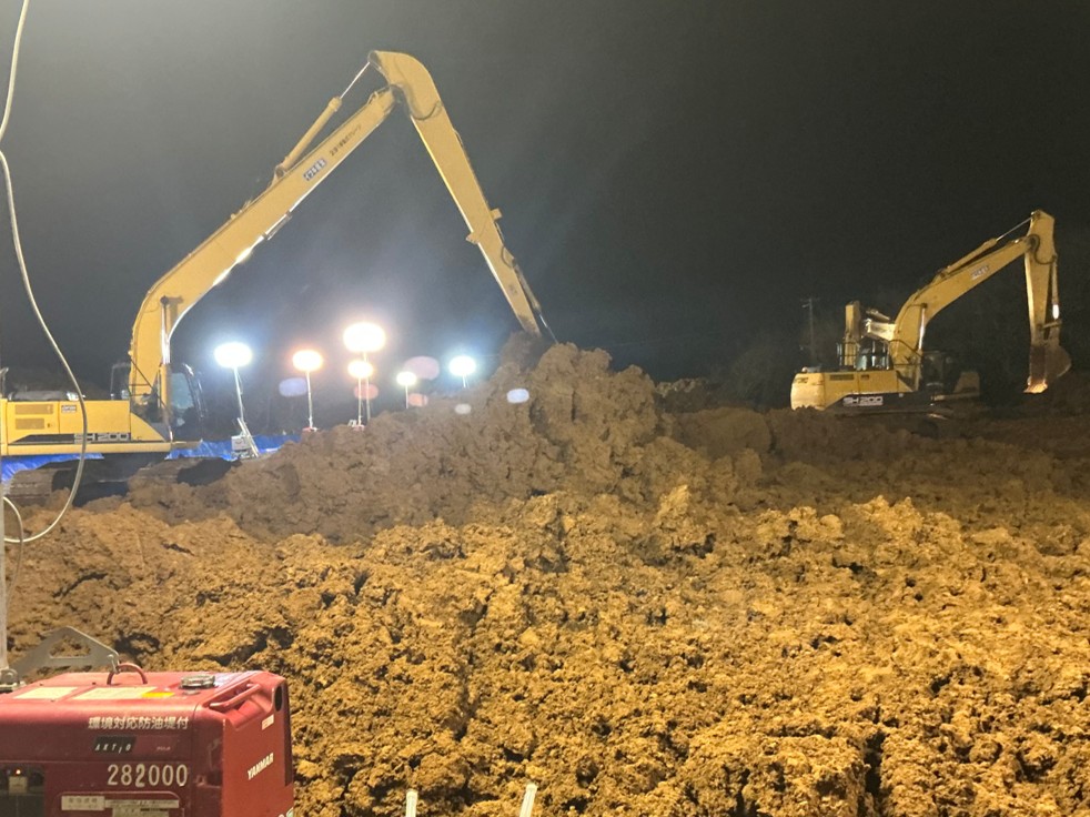 金ケ崎町で発生した高病原性鳥インフルエンザの防疫措置を実施してい