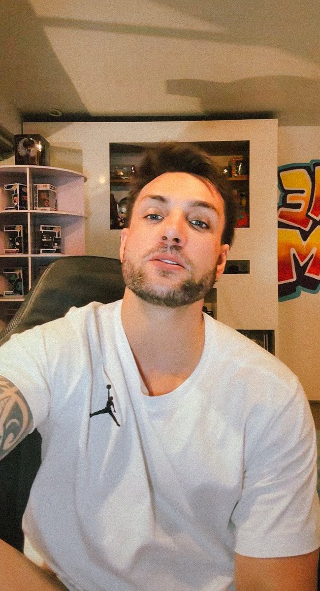 Mi boxeador ✨🙂‍↔️

#NicolaPorcella