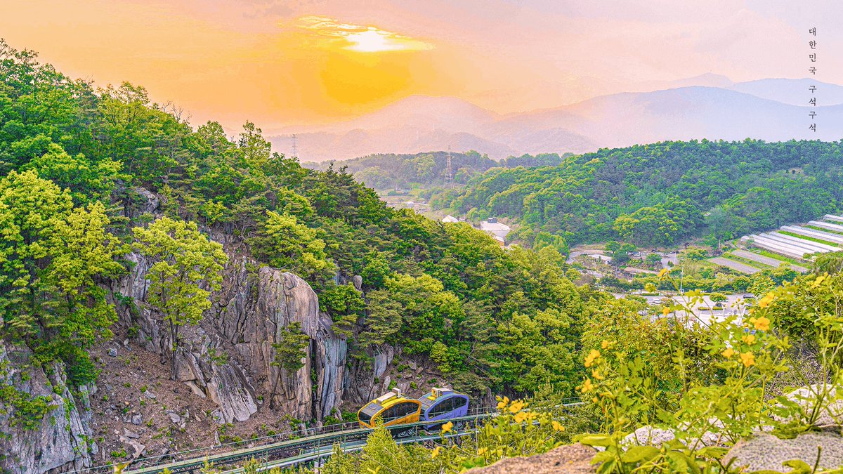 Kor_Visitkorea's tweet photo. 똑똑, 3월 월페이퍼 배달 왔습니다 💌

매달 기다려지는 대한민국 구석구석 pick 월페이퍼, 
3월에는 어떤 아름다운 장소들이 담겼을까요?

보는 것만으로도 힐링 되는 배경화면으로 3월의 시작을 함께해 보세요!

📷 사진 속 장소
1️⃣ (달력) 경남 거제 공곶이 (김정흠 사진작가)
2️⃣ (달력) 전남 강진 주작산 (김범용 사진작가)
3️⃣ 경기 포천아트밸리 (김지연 사진작가)
4️⃣ 경남 사천 삼천포대교 (김병찬 사진작가)

PC, 태블릿, 모바일 사이즈까지 완벽 준비!✨
아래 링크에서 더 다양한 관광명소 월페이퍼를 만나볼 수 있으니,
지금 바로 확인해 보세요:)
🔗 https://t.co/UQrkdx9wW3