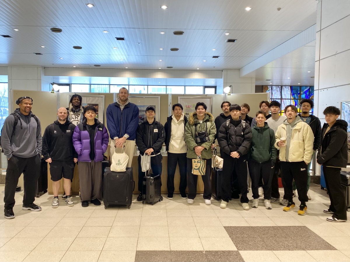 firebonds's tweet photo. ◤ お見送り ◢

チームはアウェー青森戦に向けて出発🚅💨

待ち時間には、ジェフが福島に来ての初アウェーについてコメントしてくれました🎤
コーキが完璧な通訳をしてくれたので、ぜひチェックしてください👏✨

#firebonds
#福島ファイヤーボンズ
#やるっきゃない https://t.co/IyzXyAX2d2