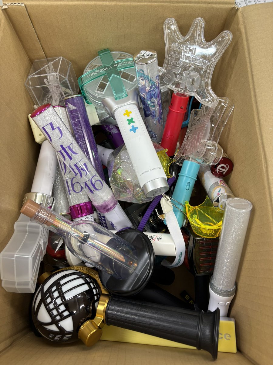 嵐 乃木坂 TXT他アイドルのペンライトが多い中にマジミラ(マジカル