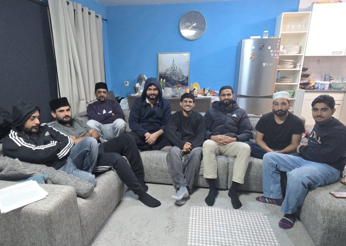 AlkmaarAMJO's tweet photo. Alhamdulillah! 🌙 Op 23 en 26 februari hield MKA Alkmaar speciale Ijlaasat-e-Aam ter herdenking van Youme Musleh Ma'ood. 📜✨
​De Khuddam verdiepten zich in de gezegende persoonlijkheid van Hazrat Musleh Ma'ood (ra) en de indrukwekkende vervulling van de profetie.🤝
​#MKA_Alkmaar https://t.co/6FokDbQ6iT