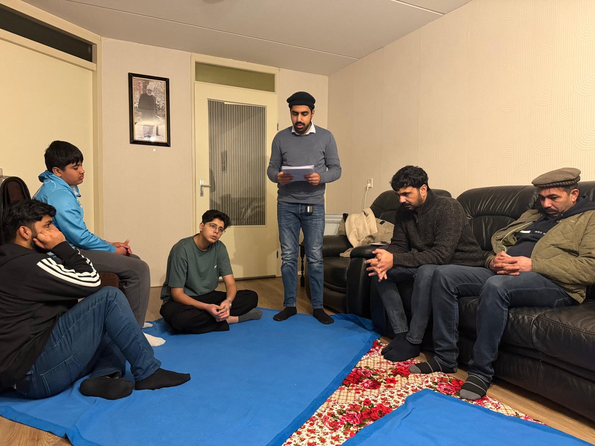 AlkmaarAMJO's tweet photo. Alhamdulillah! 🌙 Op 23 en 26 februari hield MKA Alkmaar speciale Ijlaasat-e-Aam ter herdenking van Youme Musleh Ma'ood. 📜✨
​De Khuddam verdiepten zich in de gezegende persoonlijkheid van Hazrat Musleh Ma'ood (ra) en de indrukwekkende vervulling van de profetie.🤝
​#MKA_Alkmaar https://t.co/6FokDbQ6iT