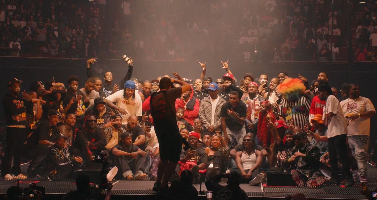Michealkaiser_'s tweet photo. Kendrick Lamar and the whole fucking west coast (2024) https://t.co/lvID7c2UnH