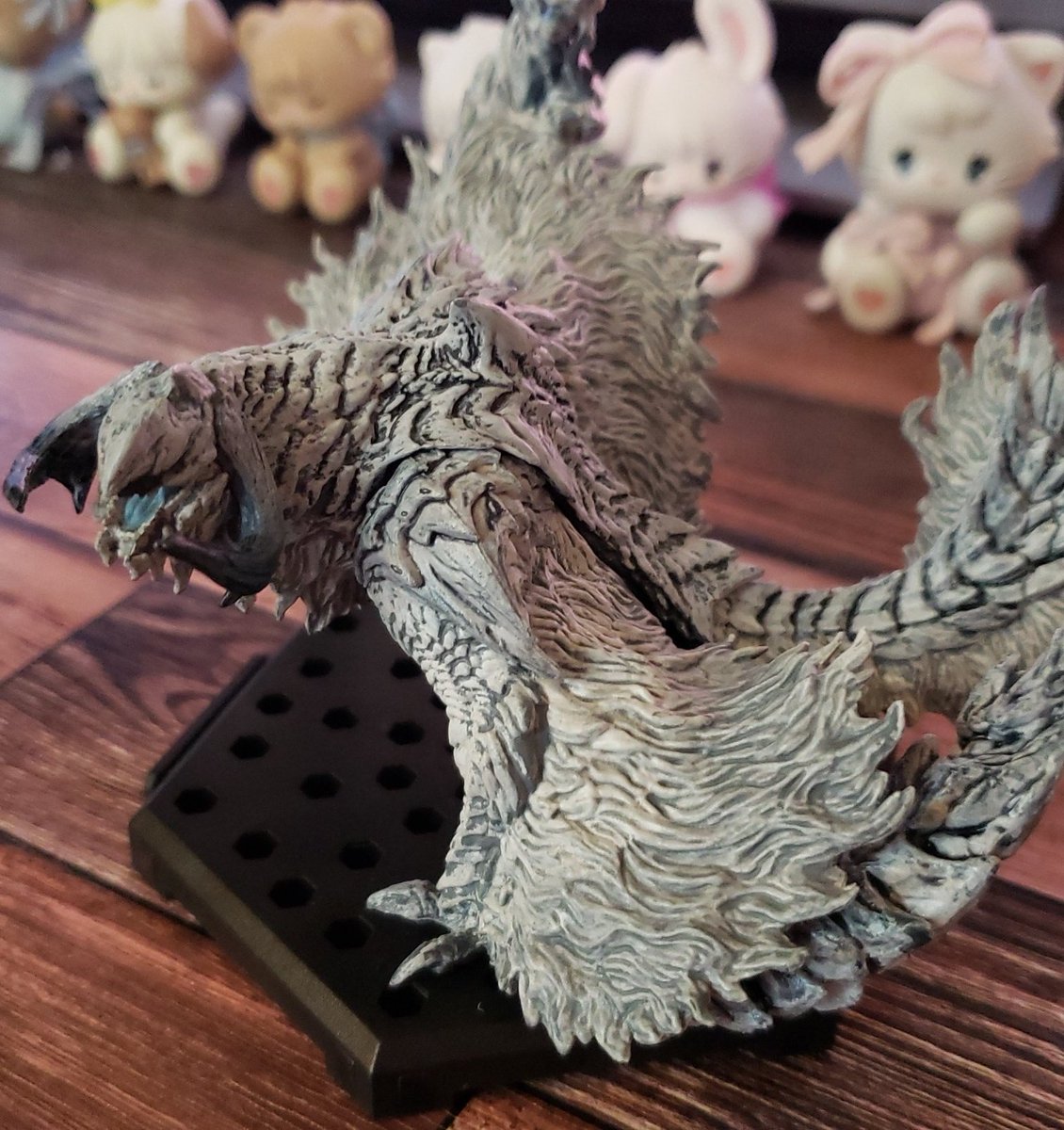 実はA賞のアルシュベルド当てましたー！！！！！👏👏😊😊

なんか宣材写真と大きさやポーズが違う気がするけどまぁ良いでしょう！！！！！A賞当たってとっても嬉しいです！！！大切にします！！！！！！！！！！！！！！！！！ｸｿｶﾞ