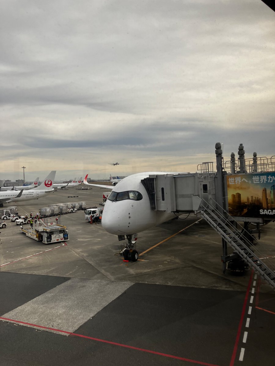 とりあえず無事
東京につきました。
今日は１泊します☺️

#東京 #羽田空港