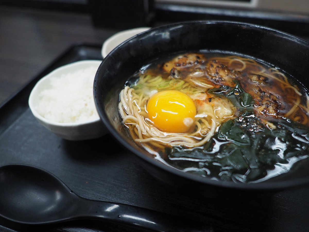 tkystyling's tweet photo. 本日のランチは曳舟そばさんへ
ええ、牡蠣バターそばリベンジですよ！
バターの香りよい焼き牡蠣
おいちい♪
無料の生卵を付けてご飯ともども美味しく頂きました！
ご馳走様でした～
#立食いそば

店名：曳舟そば
場所：曳舟
商品：牡蠣バターそば
価格：880円
内容：間に合って良かった^_^; https://t.co/9RYbulwC8U