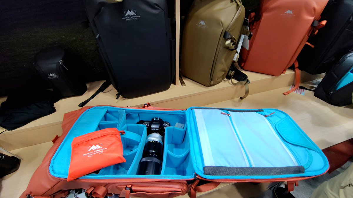 machi6969's tweet photo. @Widetrade_JP
CP+会場にて
防水加工の素材に
更にレインカバー付き!😲
完全に野外専用カメラバッグやん!
ノーマークだった!
いいもの見つけたかも…
#SummitCreative
#サミットクリエイティブ https://t.co/mLnNkizEZg
