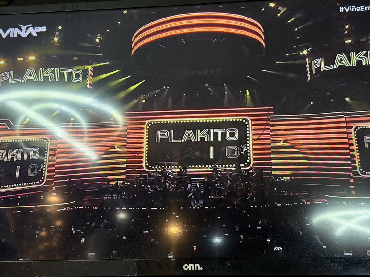 Gadiel aparece en el escenario con Yandel

#Vina2026 #VinaDelMar2026