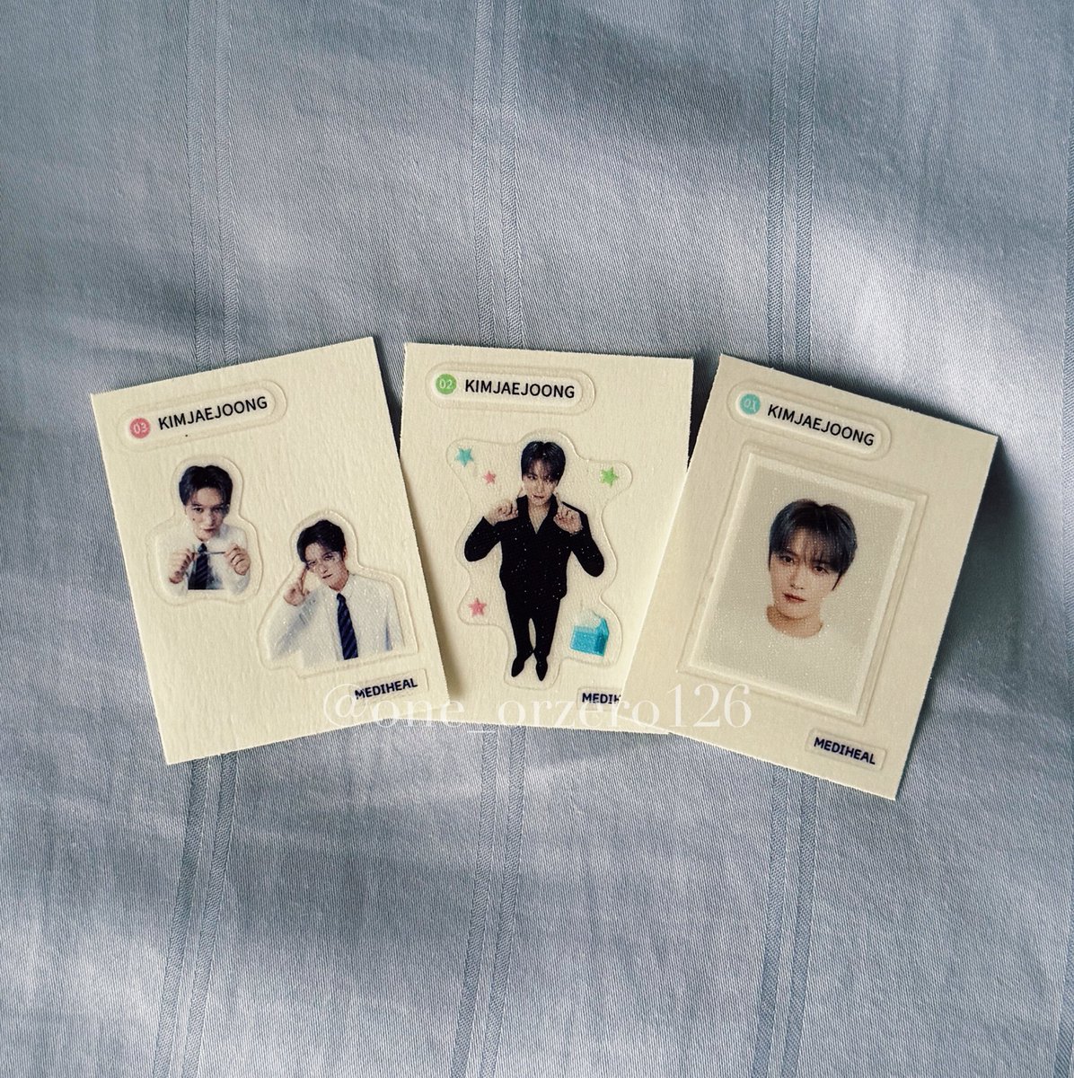 the cutest photocard and sticker set ever! gonna carry this little
