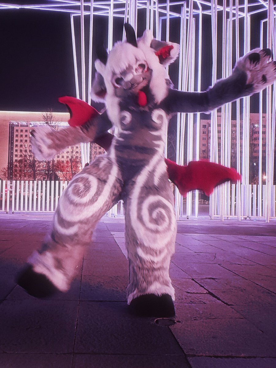HundredTomb's tweet photo. 🐐咩 #FURRY #fursuit #FursuitsFriday https://t.co/Os4jTiJ1ch