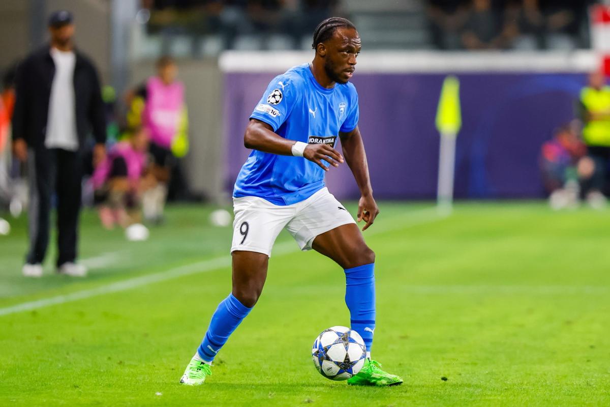 🪪 Mons Bassouamina

🎂 Yaş: 27
📍 Mevki: Santrfor/Kanat
🌍 Uyruk: 🇨🇬
📏 Boy: 1.72
🦶 Ayak: Sağ
🏟️ Takım: Pafos
🌎 Lig: 🇨🇾

Sol-sağ kenar forvet/santrfor. Hızlı, seri bir oyuncu, aniden hızlanabiliyor, maç içinde sürekli boş sprintler atıyor. Ters kanattan yapılan kenar ortalarda