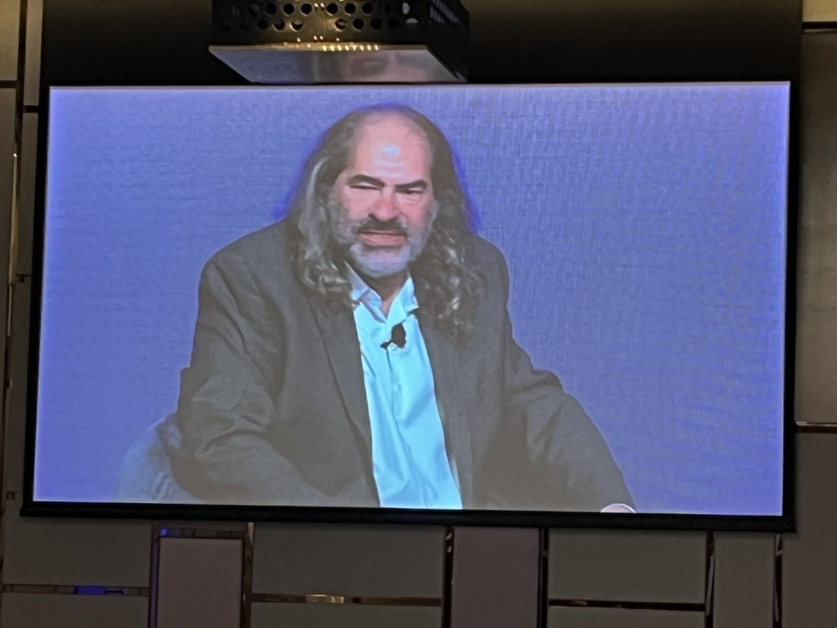 sentosumosaba's tweet photo. To bring us home, @JoelKatz on stage with @SadafJadran.
@wave_of_innov 🇦🇺 XRP Australia.  What a day. 🎉 https://t.co/gubblHZgTq