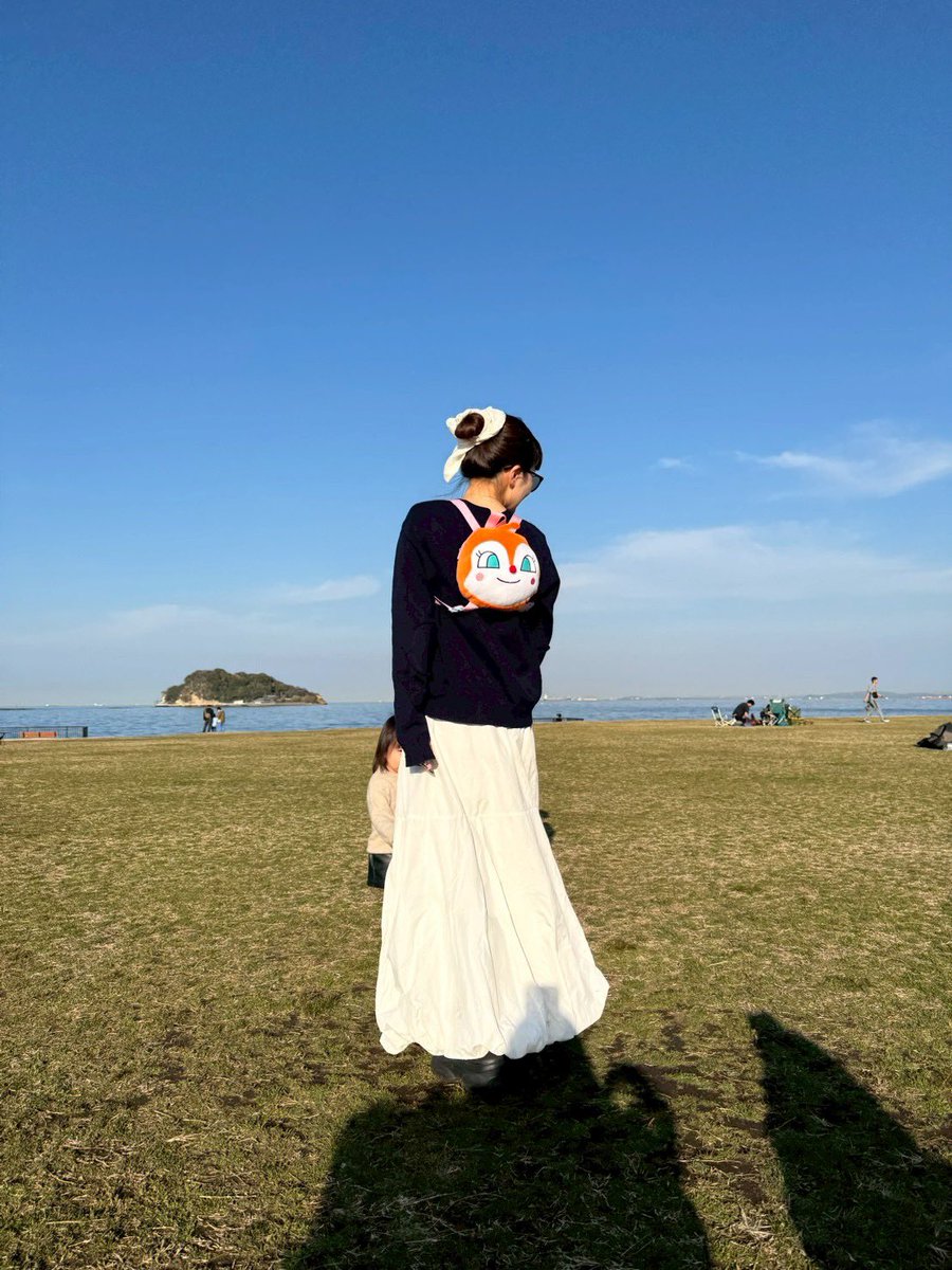 00_10yuki's tweet photo. 前の休日。
よく遊んでもらってるファミリーと🧺

いや、もうこのバッグは私のなってる。

outfits👚
knit : #nagonstans
skirt : #leimn
hair acc : #heyep
bag : #DOKIN

はやく春になってください。 https://t.co/5Wbh6sEfaE