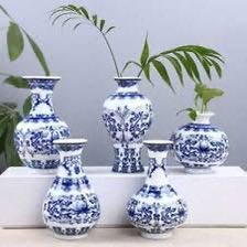 تطبطب ..تليس ..تتميلح ..
تعيش دور البطل .. تقول ننسىٰ ..الخ الخ
كل هذي ‼️مع كامل التقدير 
ما تمشي عند العاشق العالمي 💛💙
النصر أكبر وأسمىٰ من مزهريات ‼️
إستقالة المزهرية لابد منه 
ومعه بقية المزهريات .. 
الله يسعدهم ويبعدهم عن العالمي 
                                        OUT