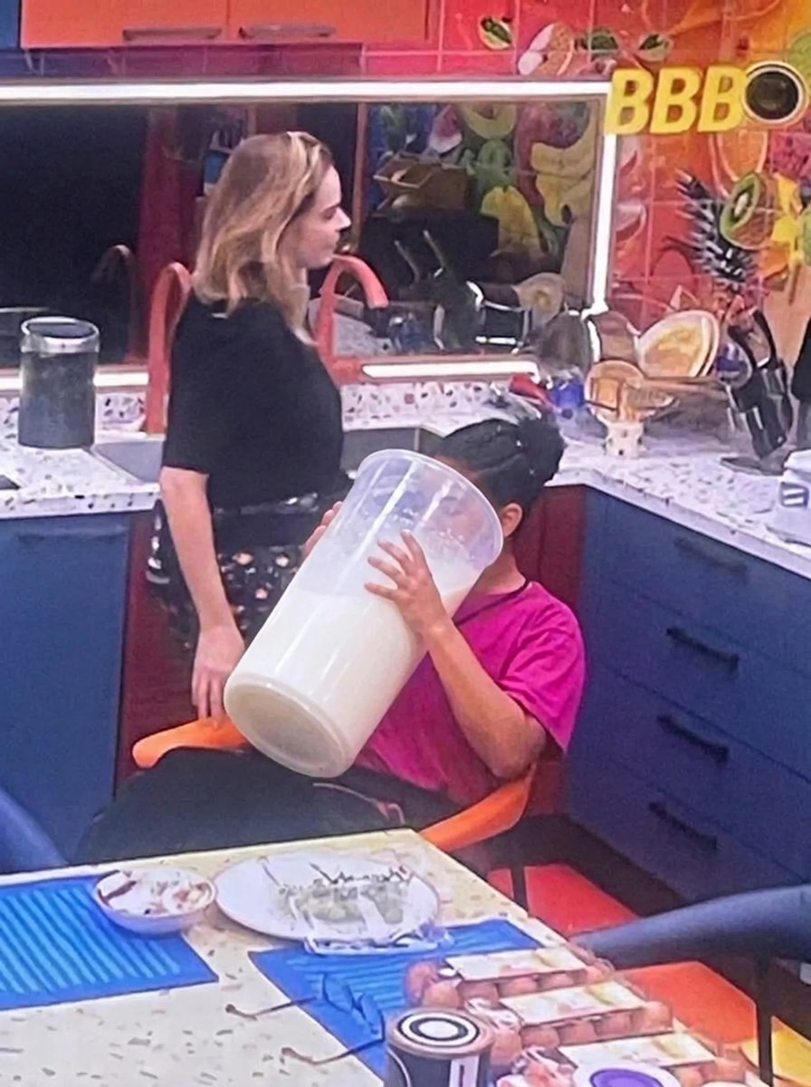 BKcomenta's tweet photo. Toda vez que eu vejo essa imagem na minha timeline o copo fica maior. https://t.co/WZjD5vuomV