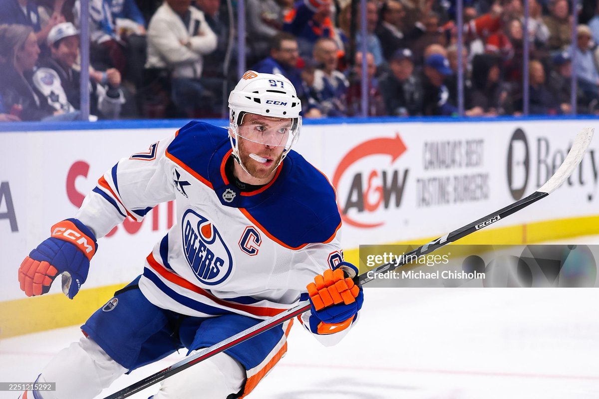 CONNOR MCDAVID 1⃣0⃣0⃣ POINTS!!! #LetsGoOilers