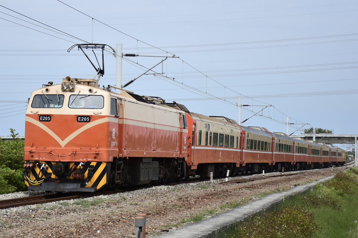 2026/02/27 台湾鉄路管理局莒光727次台鉄E200形+莒光客車9B