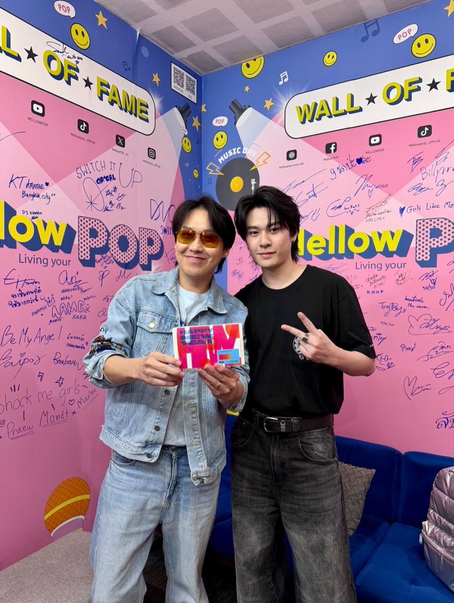 PhotomGraph's tweet photo. dongsira
ดมทุกวันแล้วนะยาดมหอมสดชื่น
#คิดจะจ้างคิดถึงแจ๊คกี้ 😂😆😂😆
แต๊งกิ้วน้อง แจ๊คกี้ เลิฟเลิฟนะ💙💙💙💙 #jackiejackrin
#MCDong #แจ๊คกี้จักริน https://t.co/9r3HsbmCUv