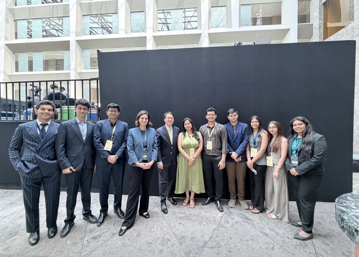CurtisSChin's tweet photo. What do these pics have in common?! Educators & education will help shape the world: #USA, #India, #Belgium & beyond. Have a read: https://t.co/qb458DmlPa
@StacieBerdan @AngelaChitkara @PriyamGM @MilkenScholars @Milken @ColumbiaSIPA @atlasskilltech #edtech #openmindset https://t.co/FJeRhV3cvm