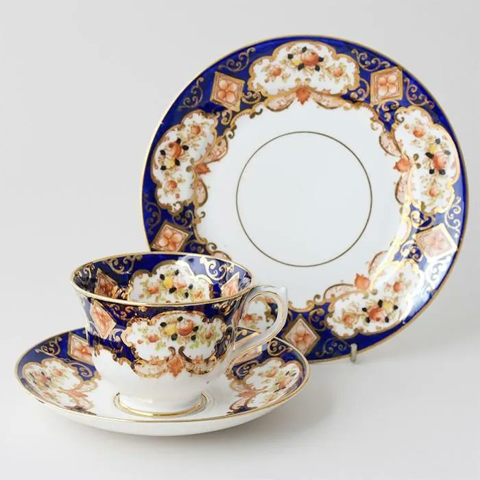 ANTROおすすめビンテージ 《ROYAL ALBERT 創立初期のイマリ柄 トリオ