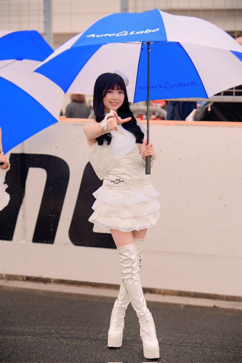 継続お祝いのコメントたくさんありがとう🤍✨
今年はメンバーが増えてますます楽しくなりそうです！
初戦のもてぎが待ち遠しい🏁

今年も私らしく頑張っていきますよ〜☺️🫰