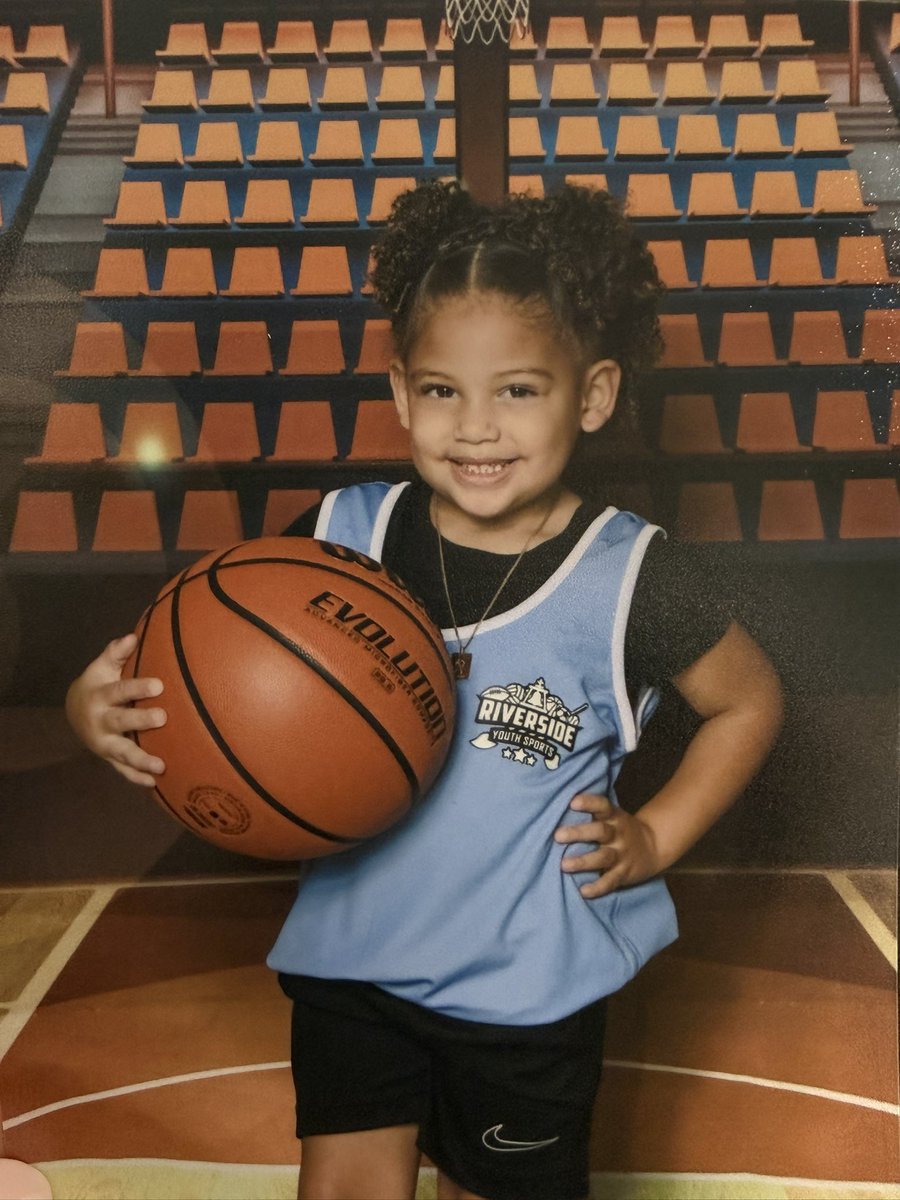 ryharris24's tweet photo. My little hooper 🏀🏀🏀 she loves basketball https://t.co/eRxTNYu884