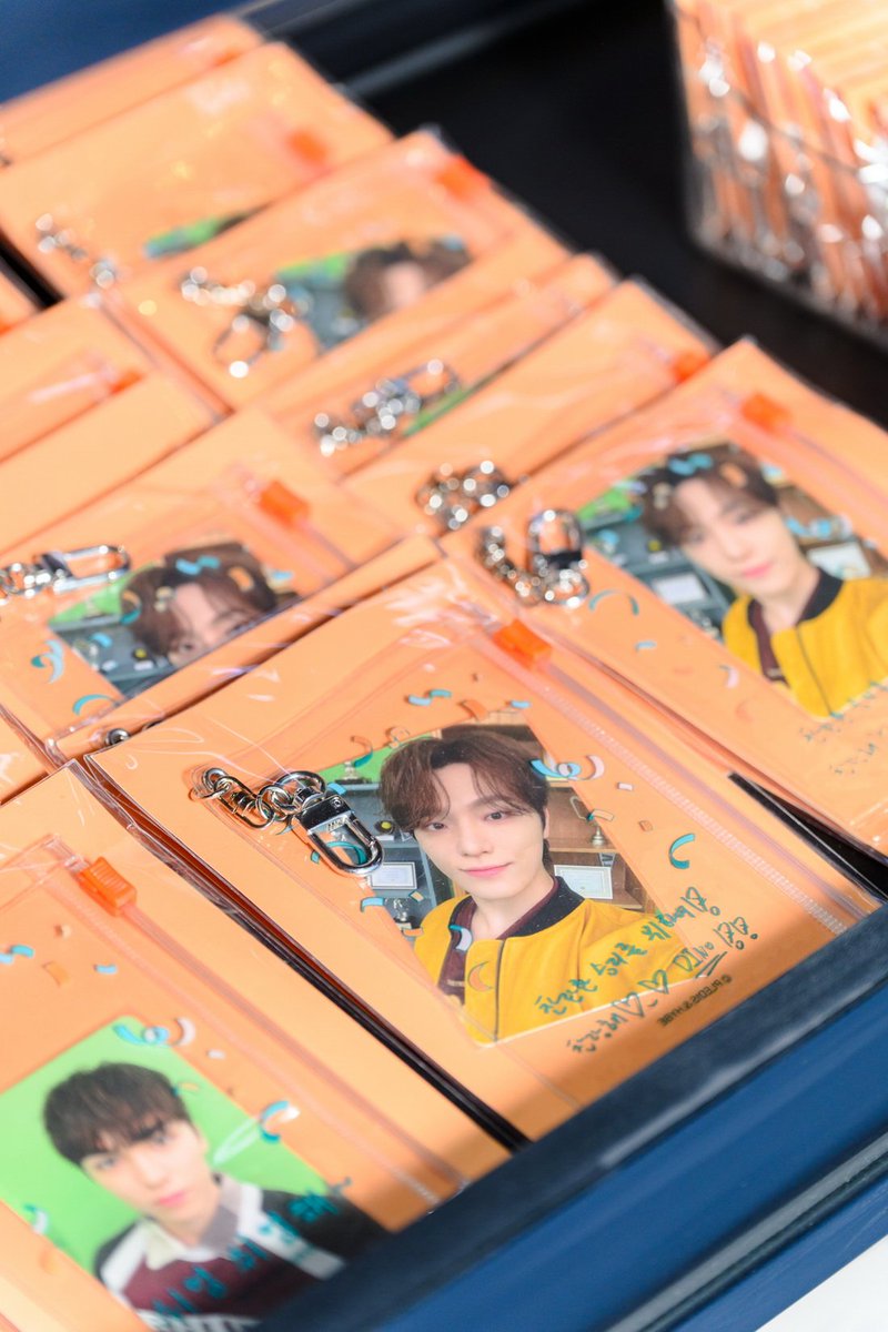 “เก็บทุกความทรงจำ” ของ SEVENTEEN พบกันที่ “SEVENTEEN POP-UP in BANGKOK” วันพฤหัสที่ 26 กุมภาพันธ์ – อาทิตย์ที่ 29 มีนาคม 2569 ณ ชั้น 1 สยามดิสคัฟเวอรี่
facebook.com/share/p/1DfJcc…

#세븐틴 #SEVENTEEN #SEVENTEEN_GLOBAL_POP_UP #BANGKOK #SiamDiscovery