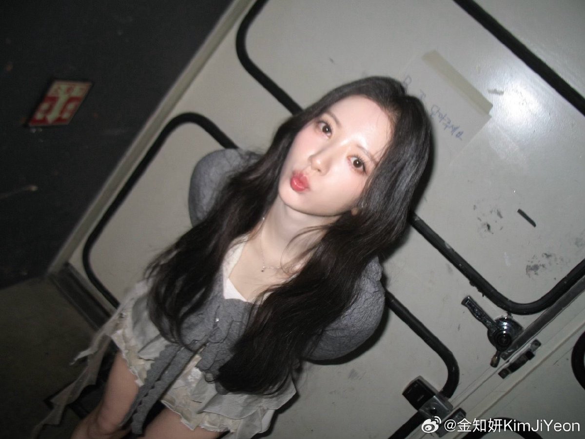 왕따식 tweet media