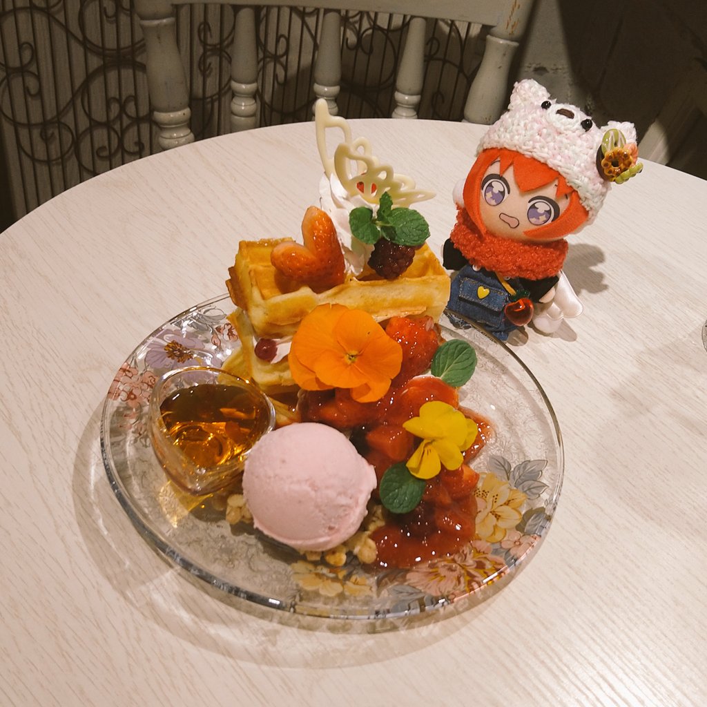 これが！！映えスイーツだー！！🌼🍓🍰✨
美味しかった…💕ちびも満足です🫶