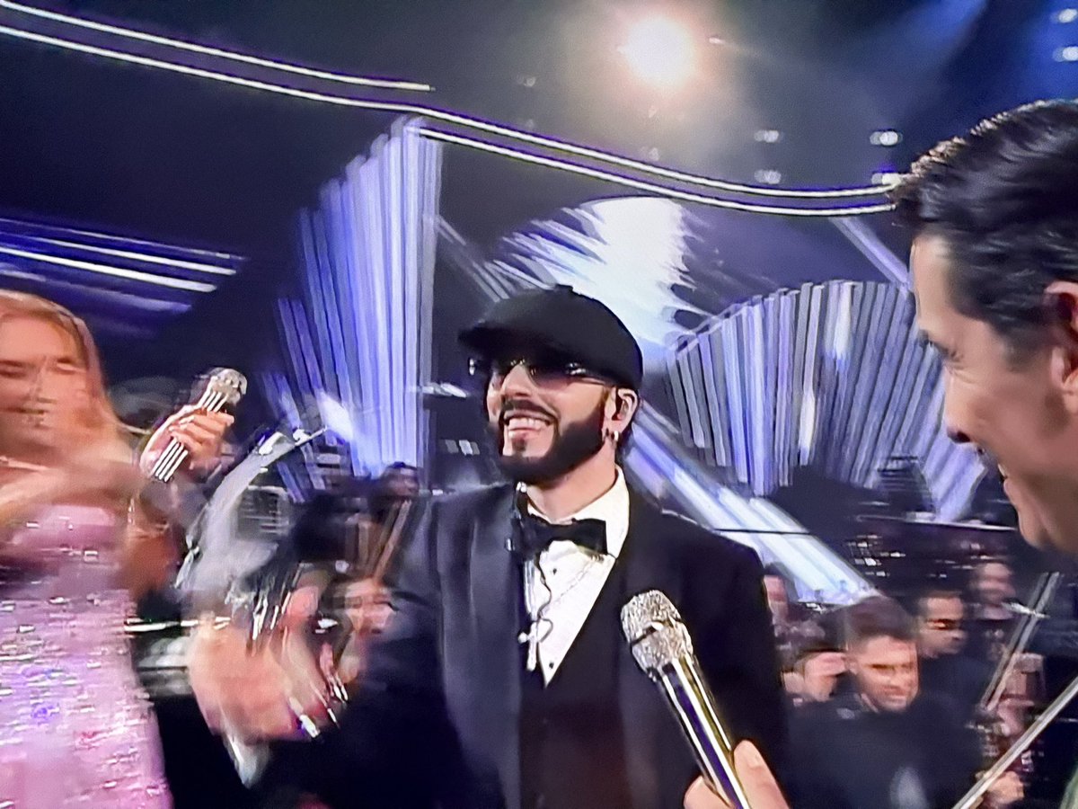 Yandel obtiene Gaviota de Plata en #Vina2026 #VinaDelMar2026